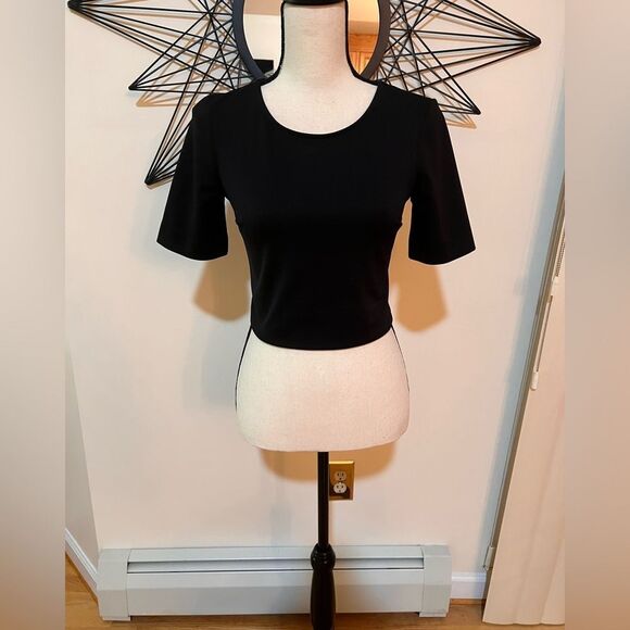Express Casual Black Top Size XS NWOT - Picture 1 of 5